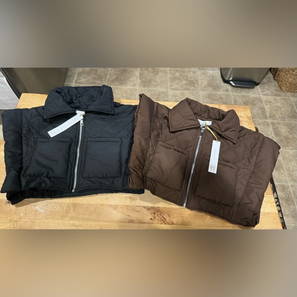 Woman's Vests - Picture 2 of 2